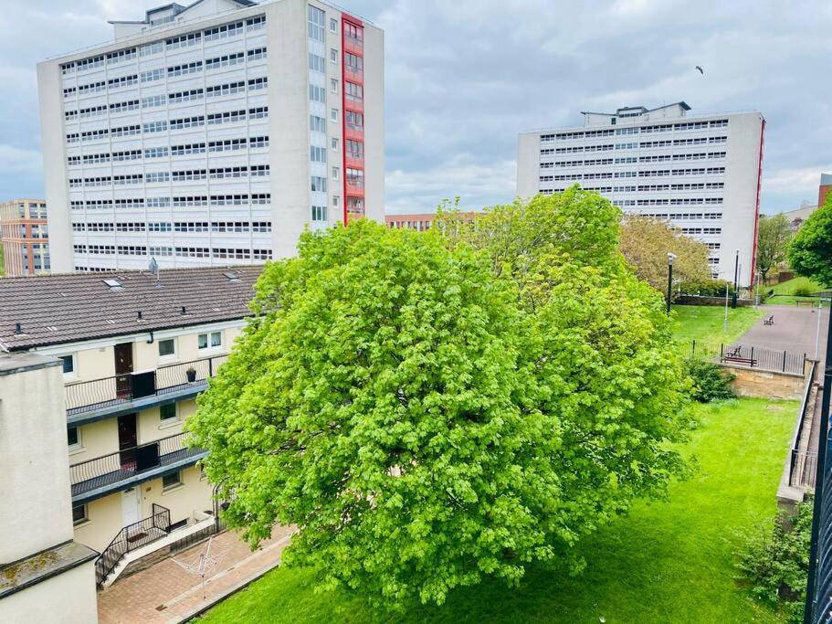 Chic Flat With Balcony Close To Merchant City Glasgow Exterior foto